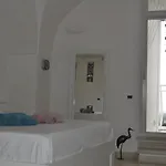 Latorreangioina