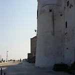 Latorreangioina شقة *