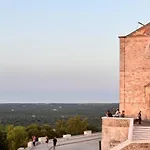 Latorreangioina شقة