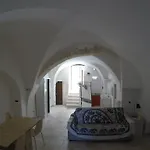 شقة Latorreangioina أوستوني