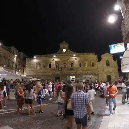 Latorreangioina アパート *