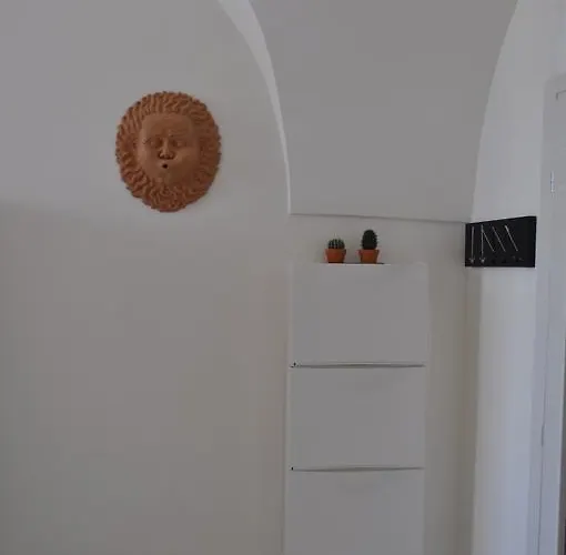 Latorreangioina *